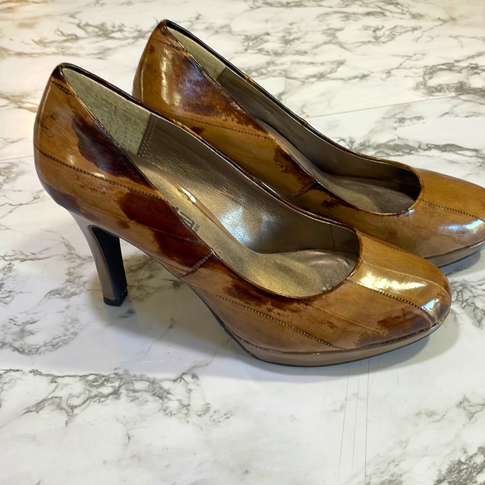 Tan heels